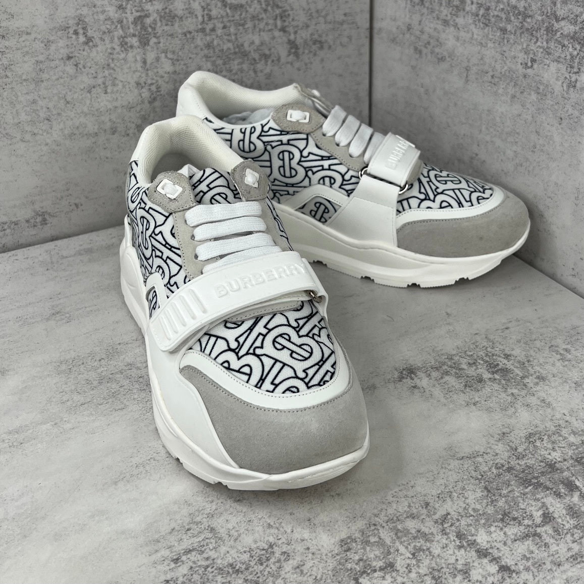 Burberry Ramsey "White-Grey-Black Monogram"