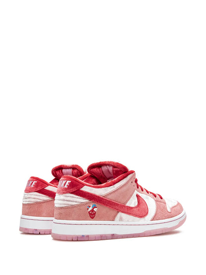 Nike Dunk Low Pro SB "Strange Love"