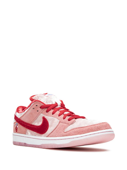 Nike Dunk Low Pro SB "Strange Love"