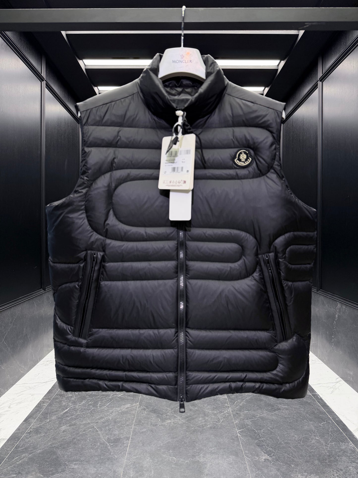 Moncler Emeishan Snake-Quilted Down Vest "Black"