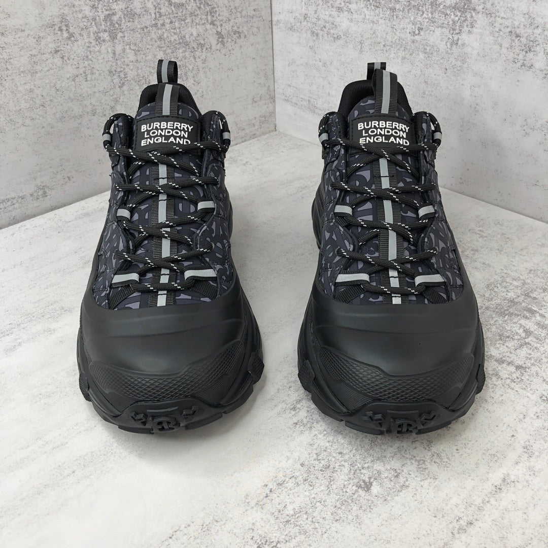 Burberry Arthur "Black-Grey Monogram"
