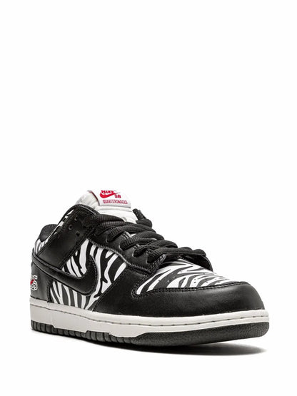 Nike SB Dunk Low "Zebra"