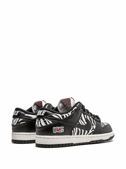 Nike SB Dunk Low "Zebra"