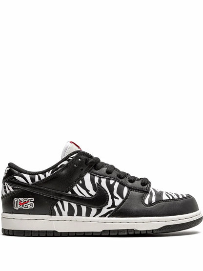 Nike SB Dunk Low "Zebra"
