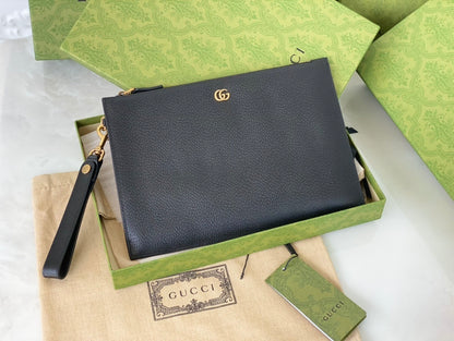 Gucci Leather GG Marmont Pouch