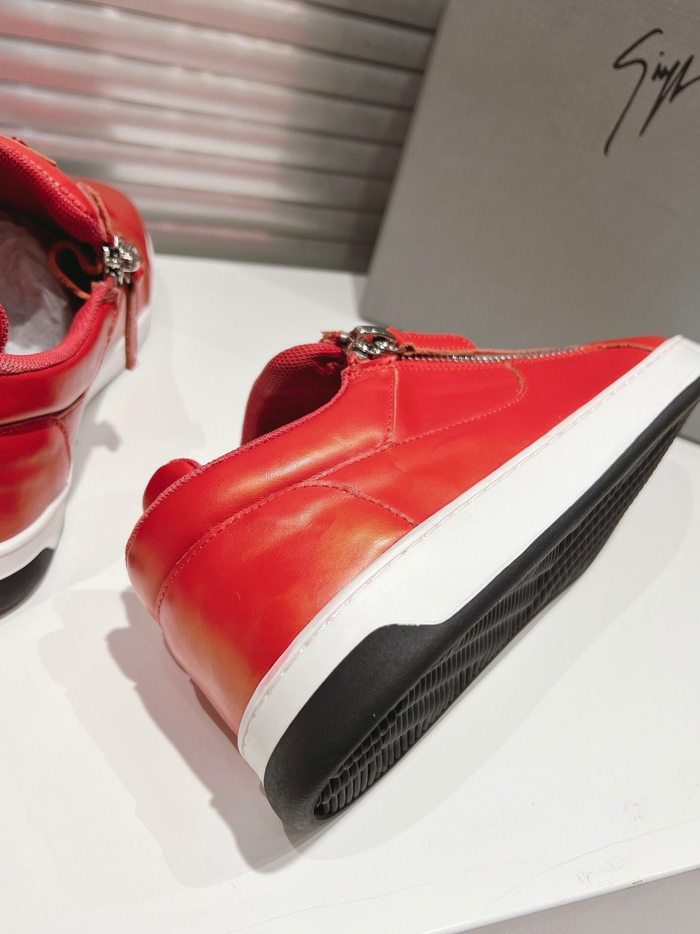 Giuseppe Zanotti GZ94 "Red"