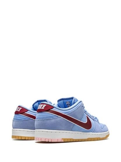 Nike SB Dunk Low "Phillies"