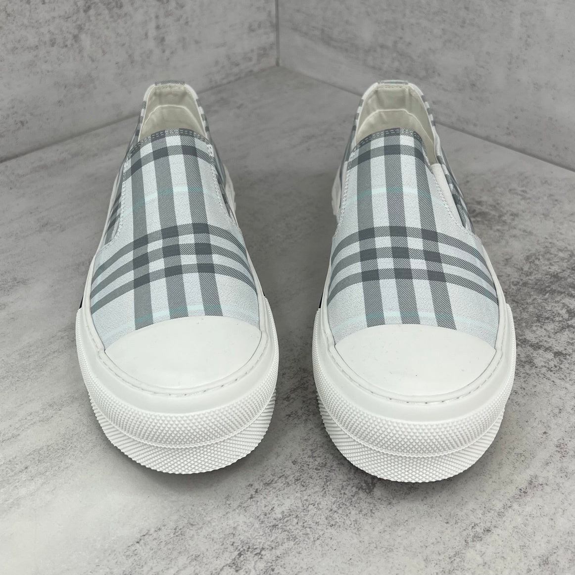 Burberry Slip-On "Grey"