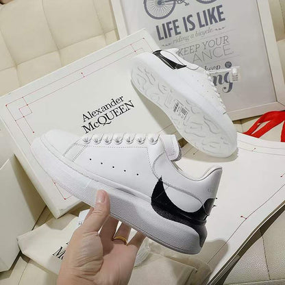 Alexander McQueen Oversized "Drop Heel Counter Print-White-Black"
