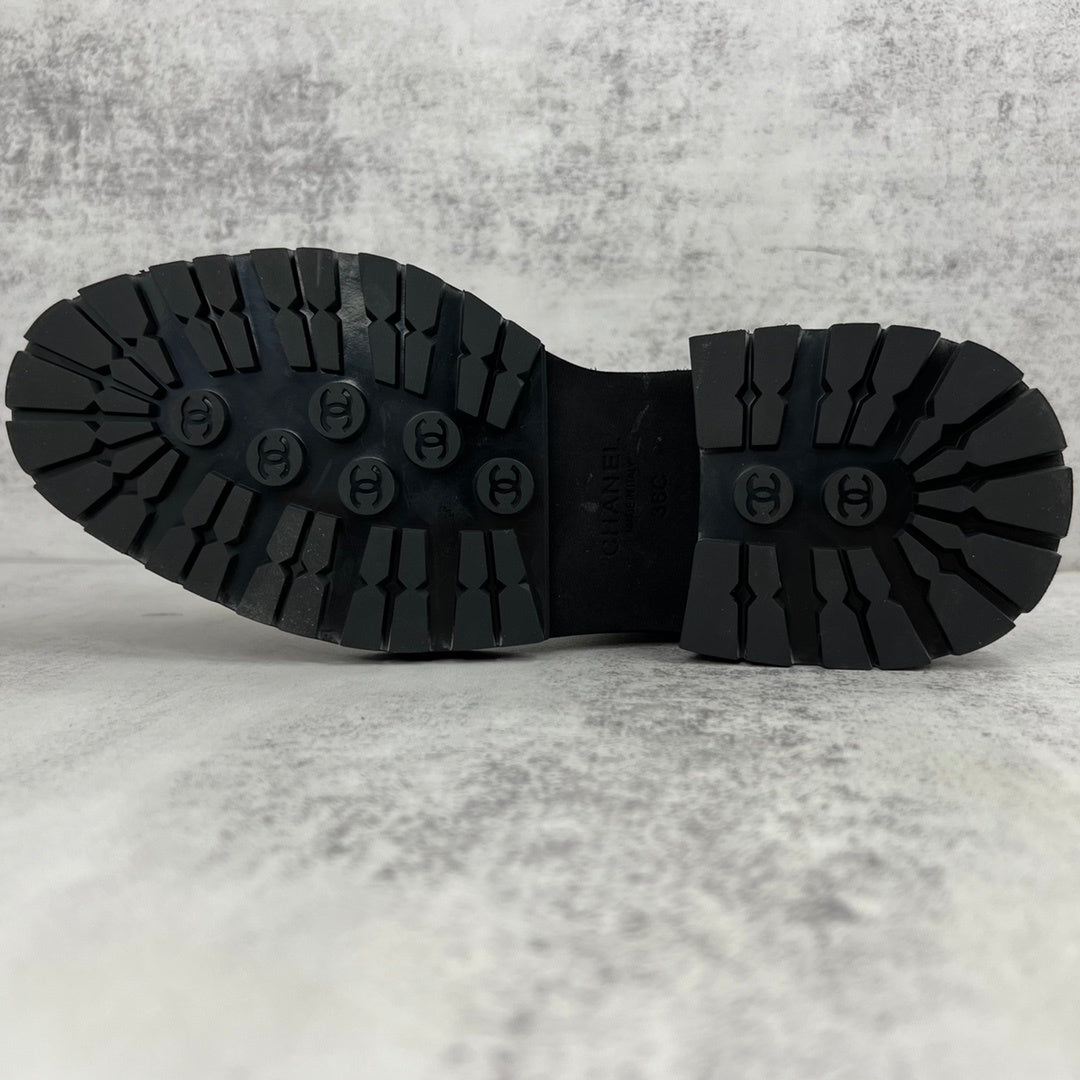 Chanel Chelsea Boots "White-Black"