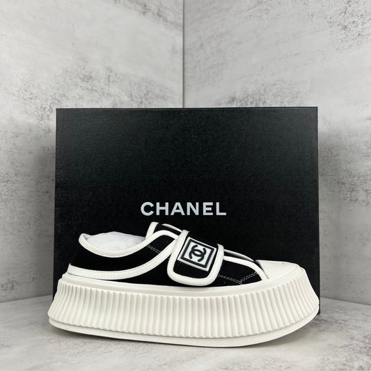 Chanel Single Strap "Black-White"