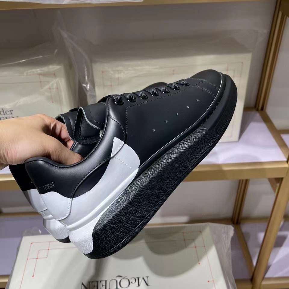 Alexander McQueen Oversized "Black-White Print"