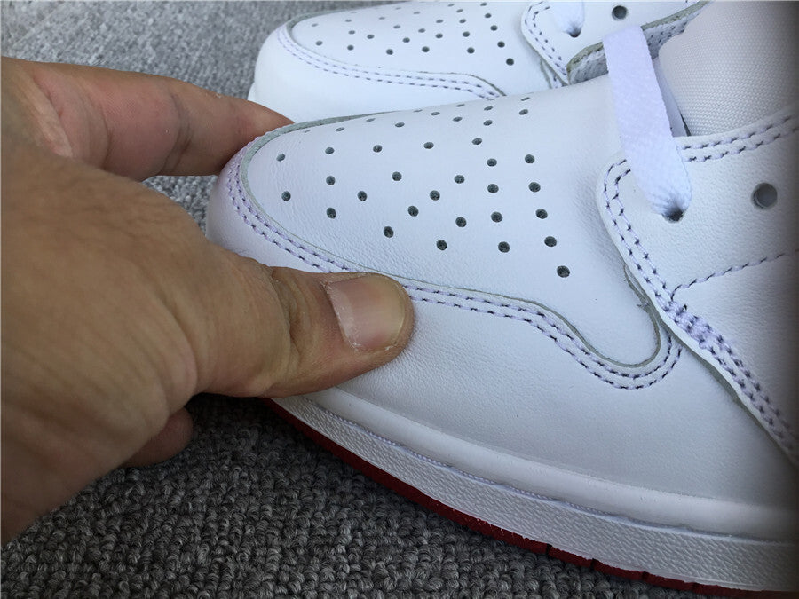 Air Jordan 1 Retro High OG "Metallic Red"