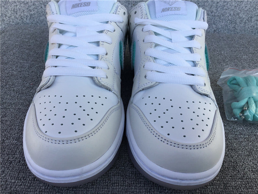 Diamond Supply Co. x Nike SB Dunk Low Pro OG QS "White"