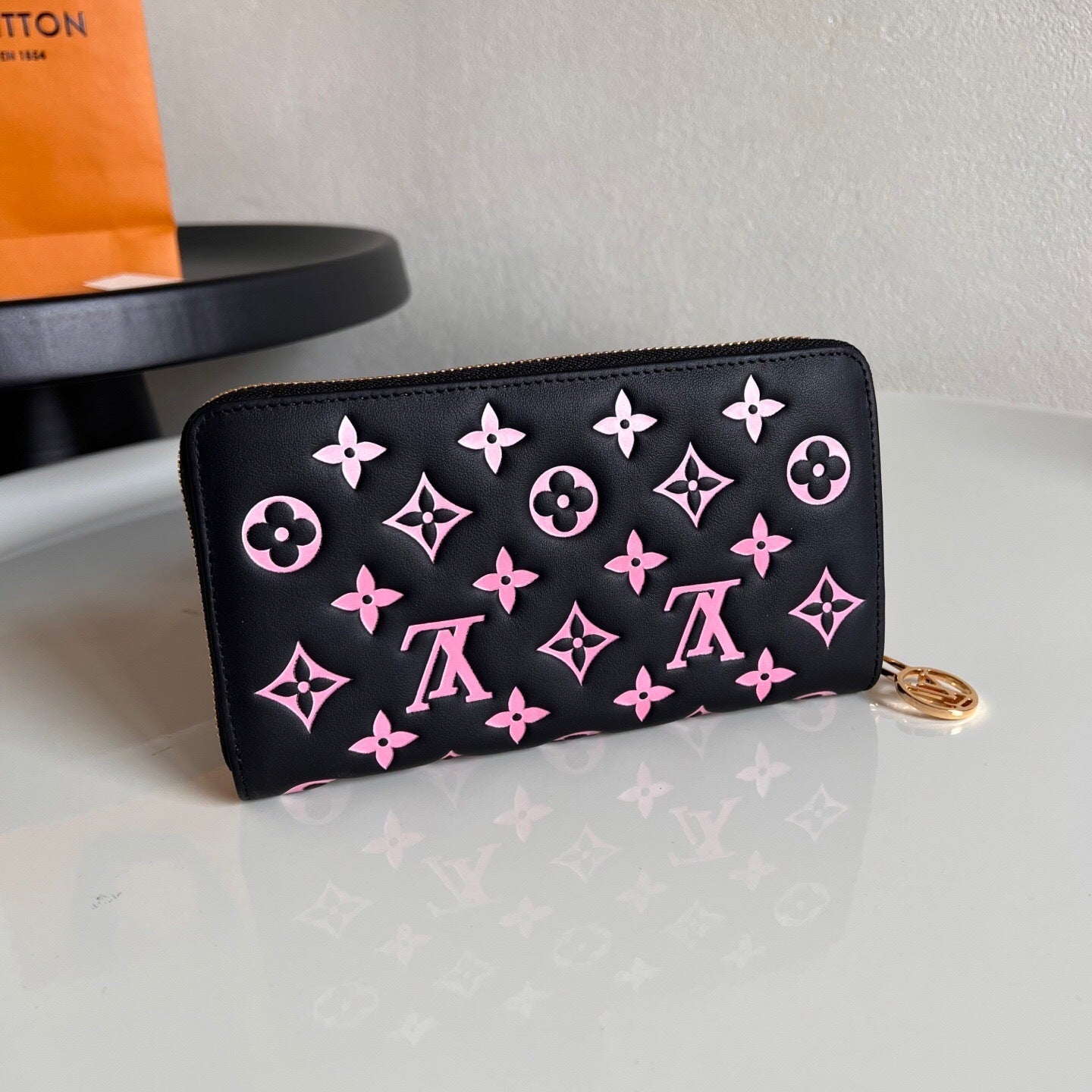 Louis Vuitton Zippy Wallet "Monogram Embossed Leather"