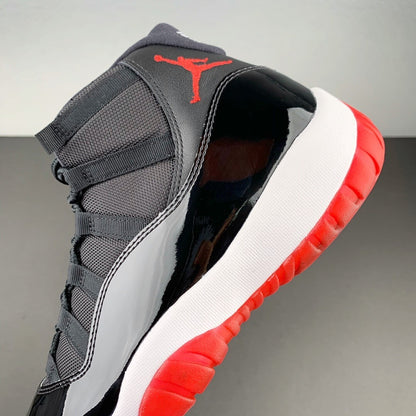 Air Jordan 11 Retro "Bred"