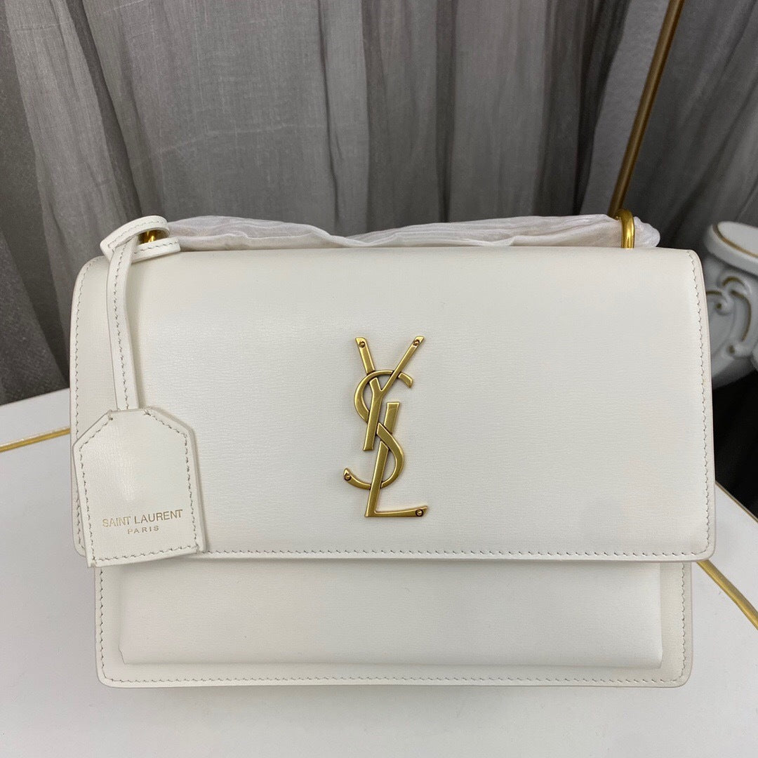 Saint Laurent Sunset Medium in Smooth Leather