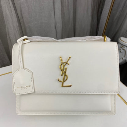 Saint Laurent Sunset Medium in Smooth Leather