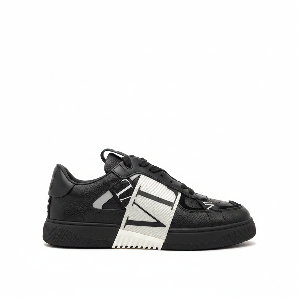 Valentino Garavani VL7N "Black-White"