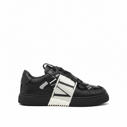 Valentino Garavani VL7N "Black-White"