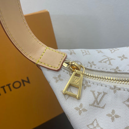 Louis Vuitton Hills Pochette
