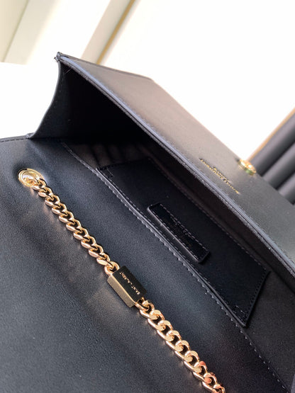 Saint Laurent Kate Medium in Smooth Leather