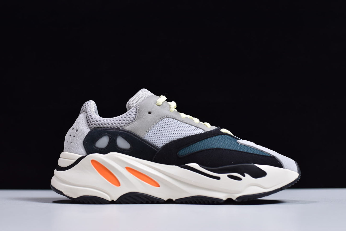 Yeezy 700 "Wave Runner"