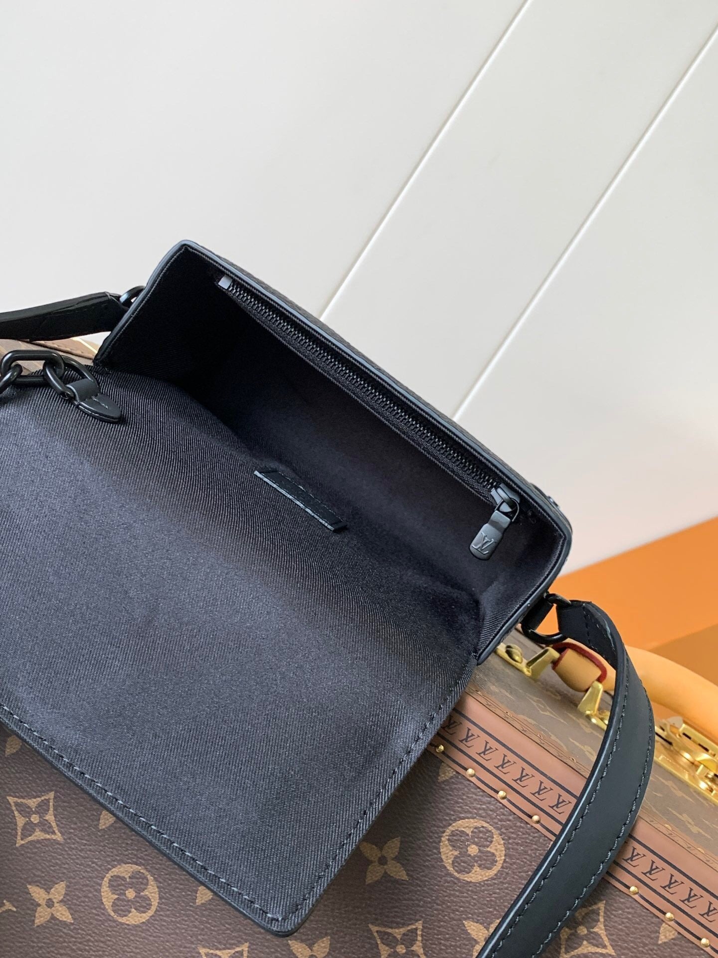 Louis Vuitton Steamer Wearable Wallet