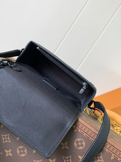 Louis Vuitton Steamer Wearable Wallet