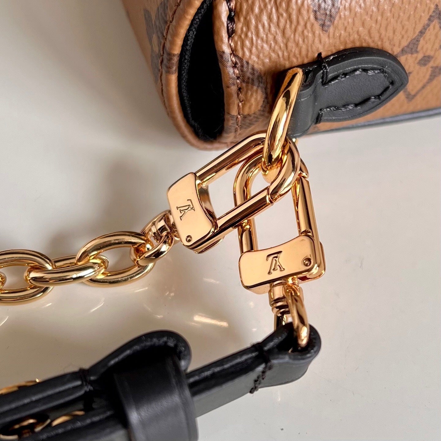 Louis Vuitton Wallet On Chain Ivy "Monogram Reverse"