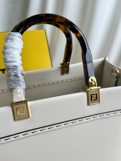 Fendi Sunshine Medium Leather Shopper
