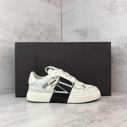 Valentino Garavani VL7N "White-Black"