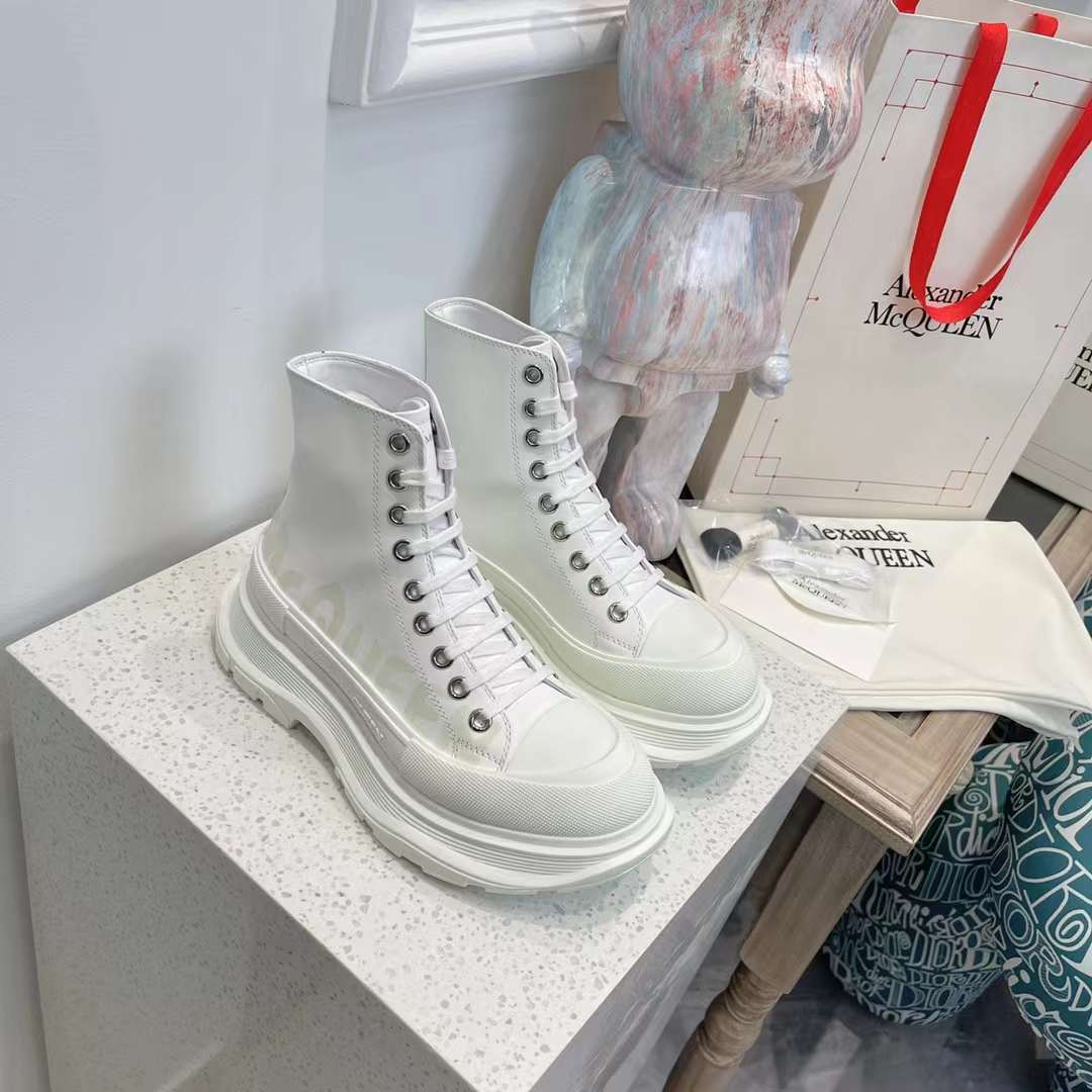 Alexander Mcqueen Tread Slick Leather Boot "Graffiti White-Silver"
