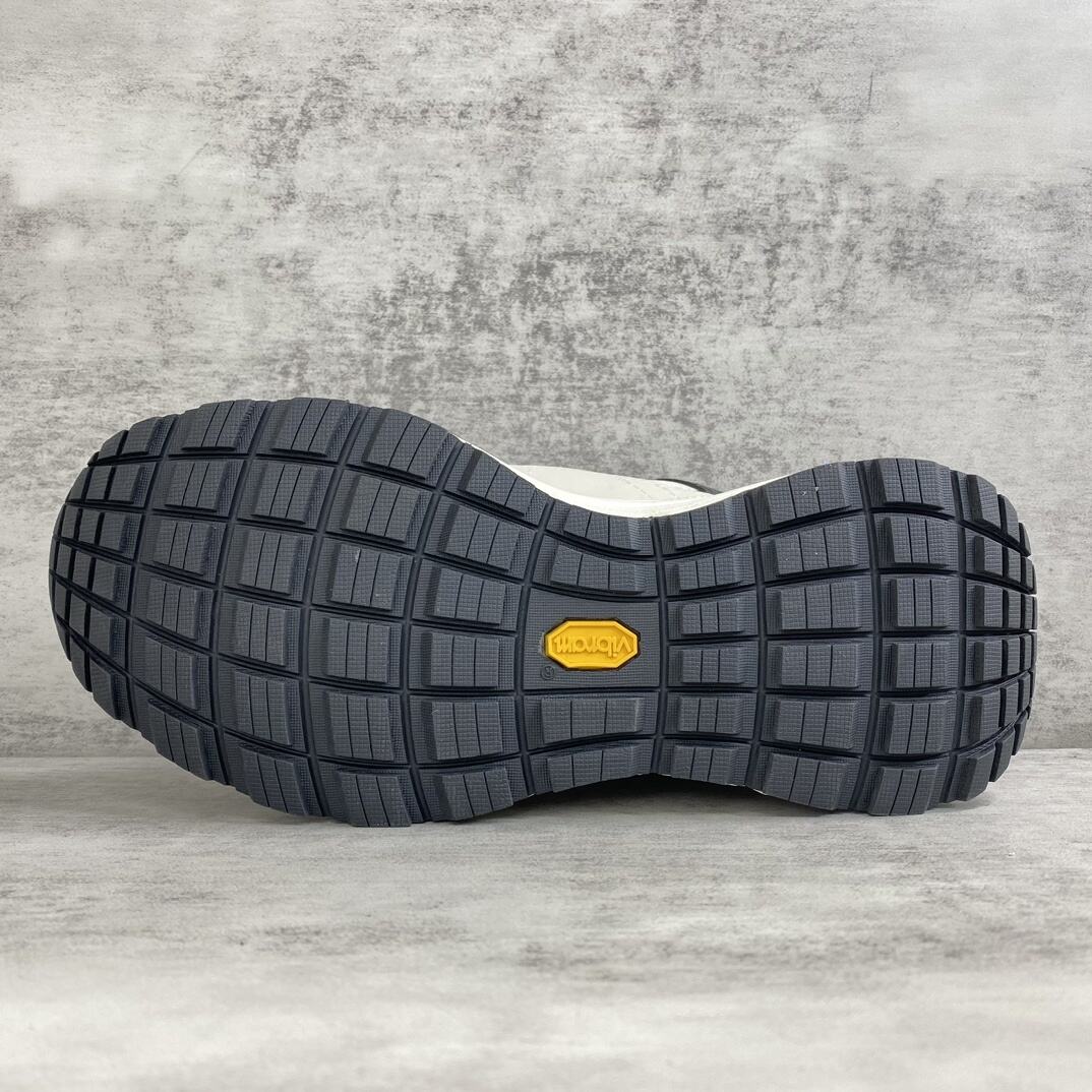 Moncler Lite Runners "Beige-Black"