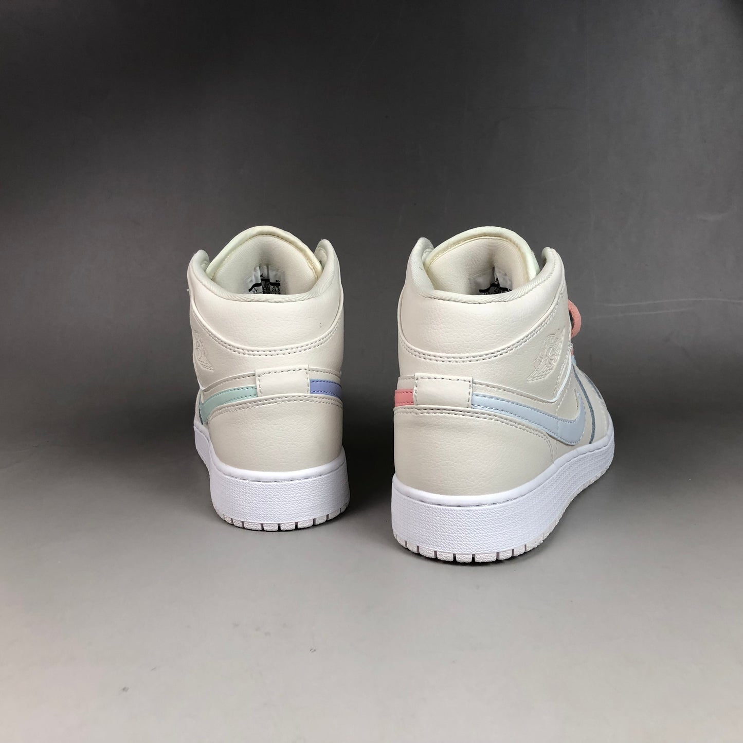 Air Jordan 1 Mid GG "Phantom"