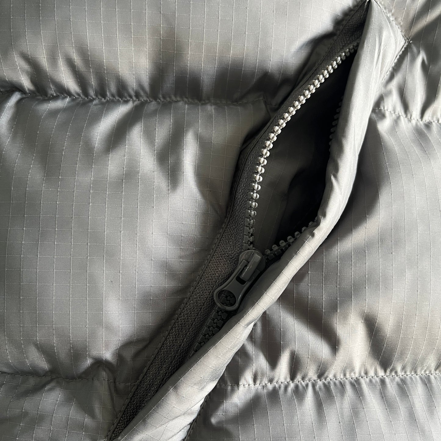 Trapstar Shooters Down Vest "Grey-Reflective Logo"