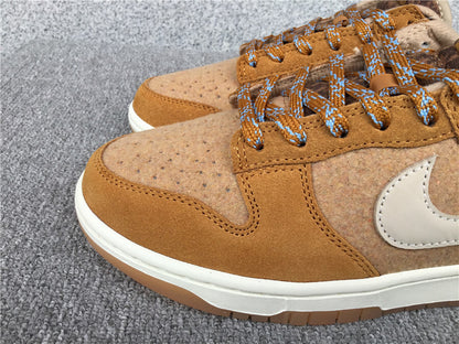 Nike Dunk Low SE "Teddy Bear Praline"