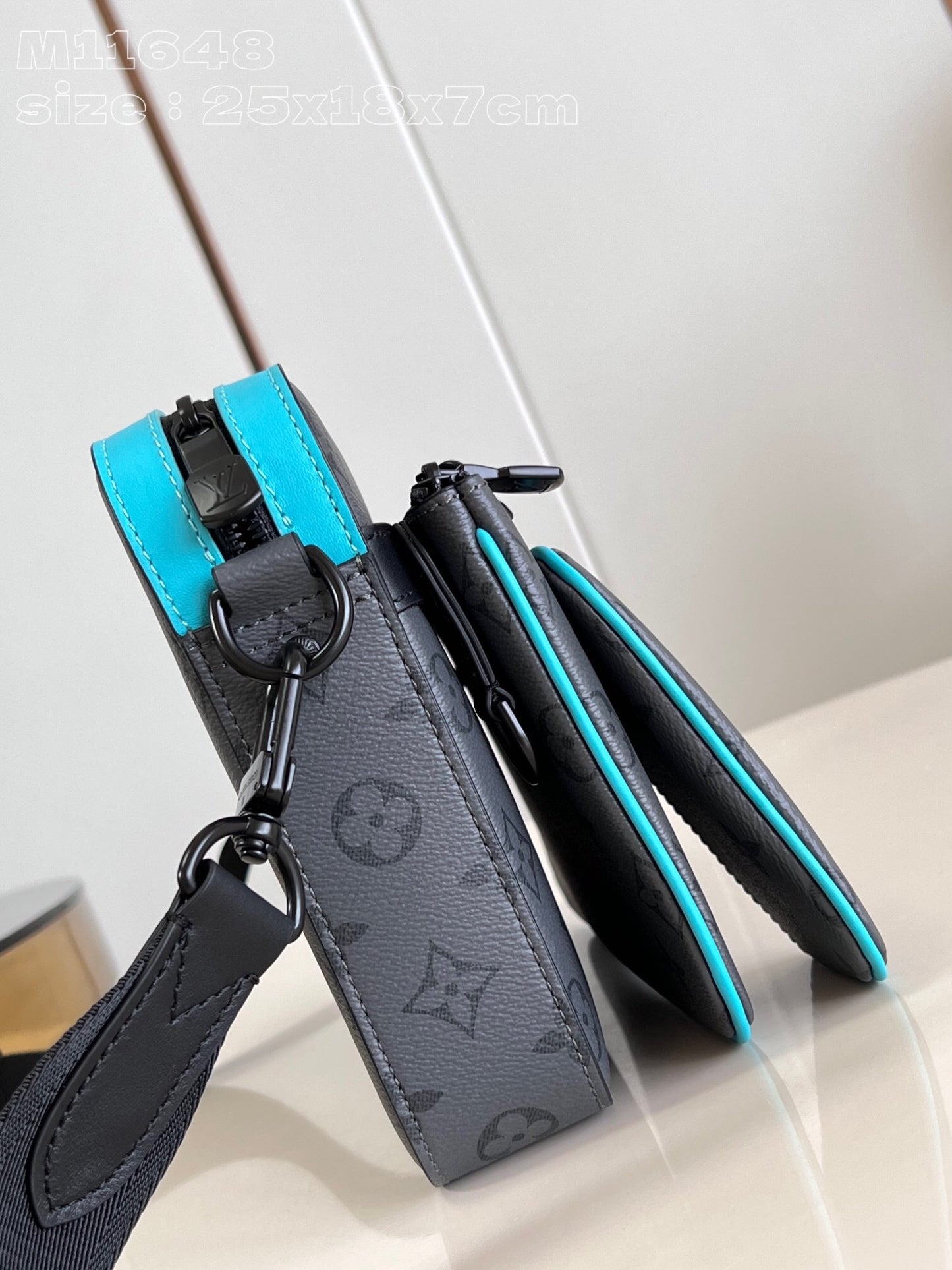 Louis Vuitton Trio Messenger