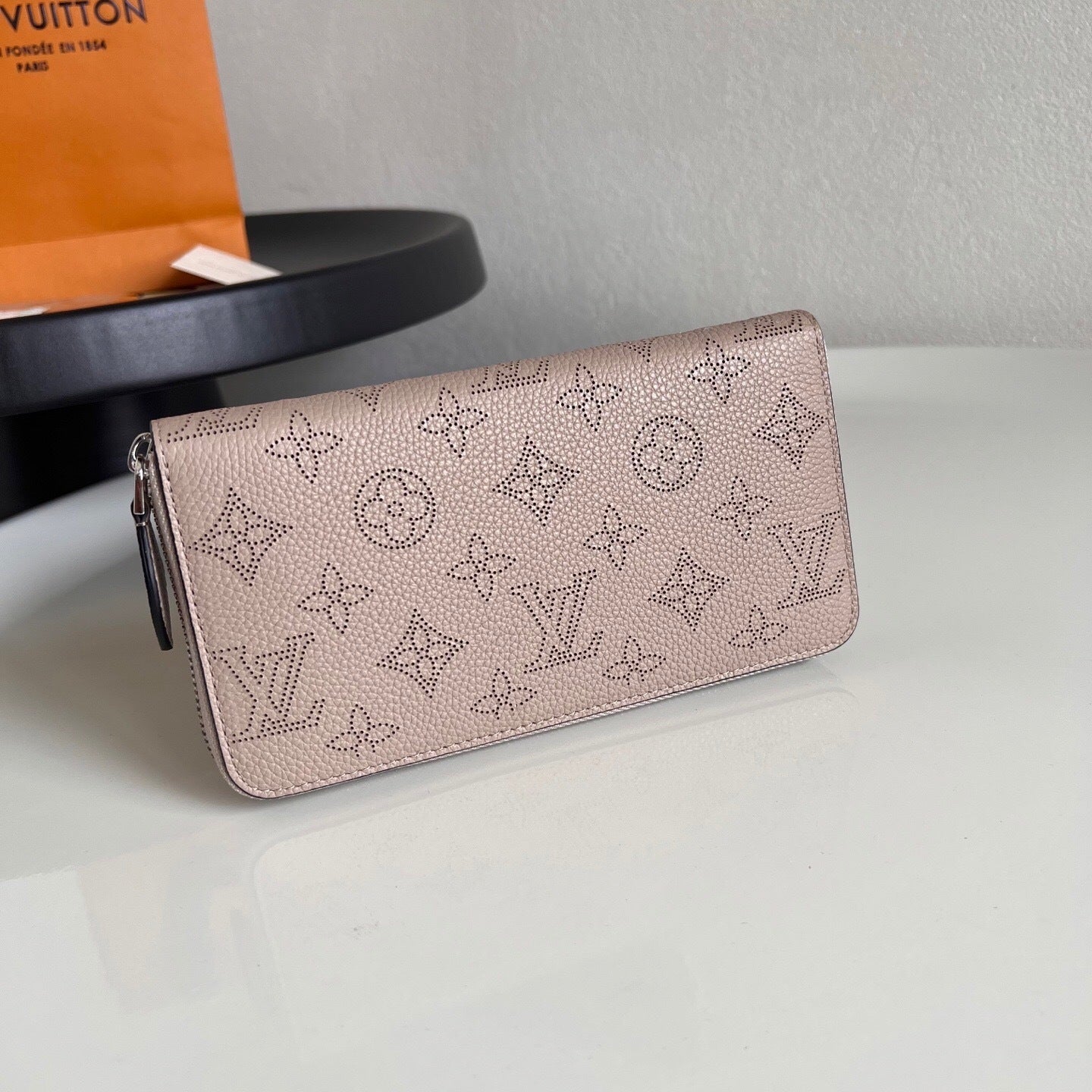 Louis Vuitton Zippy Wallet "Mahina Leather"
