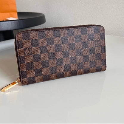 Louis Vuitton Zippy Wallet "Damier Ebene"