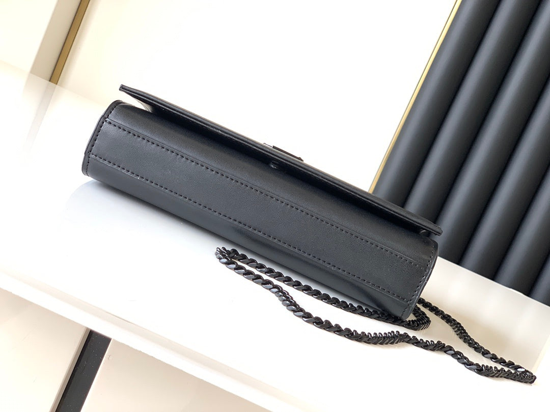 Saint Laurent Kate Medium in Smooth Leather