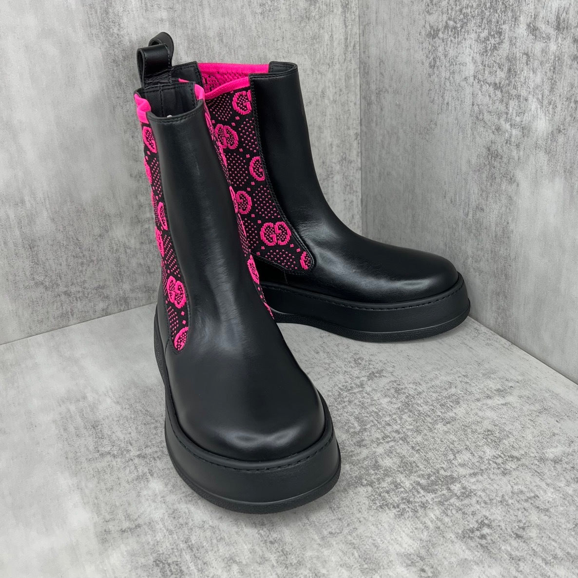 Gucci Leather Chelsea Boots "Pink"