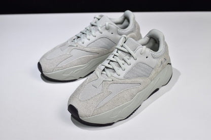 Yeezy 700 "Salt"