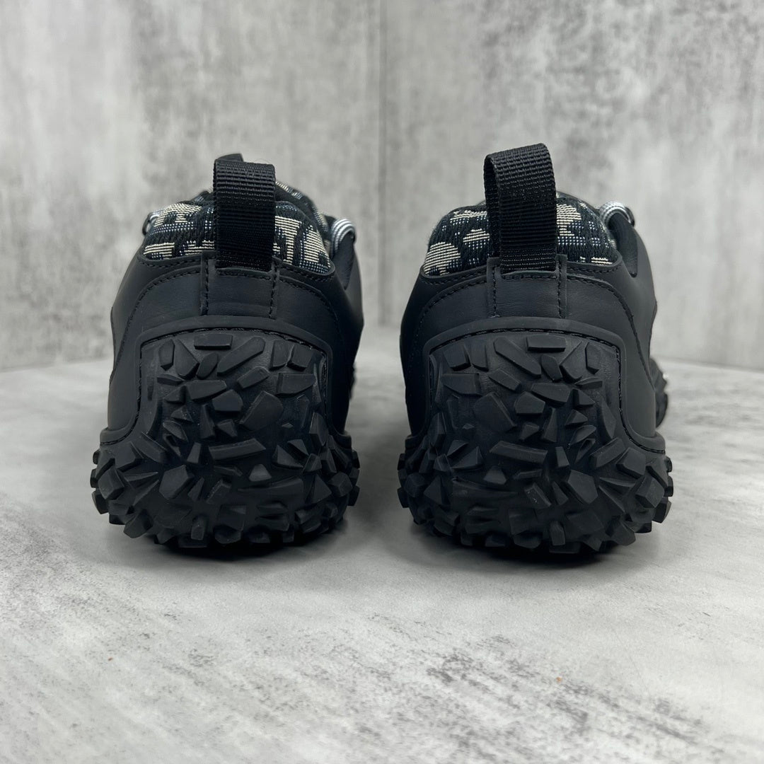 Dior B28 "Black-Beige"