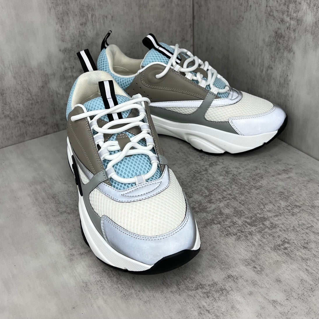 Dior B22 "White-Blue"