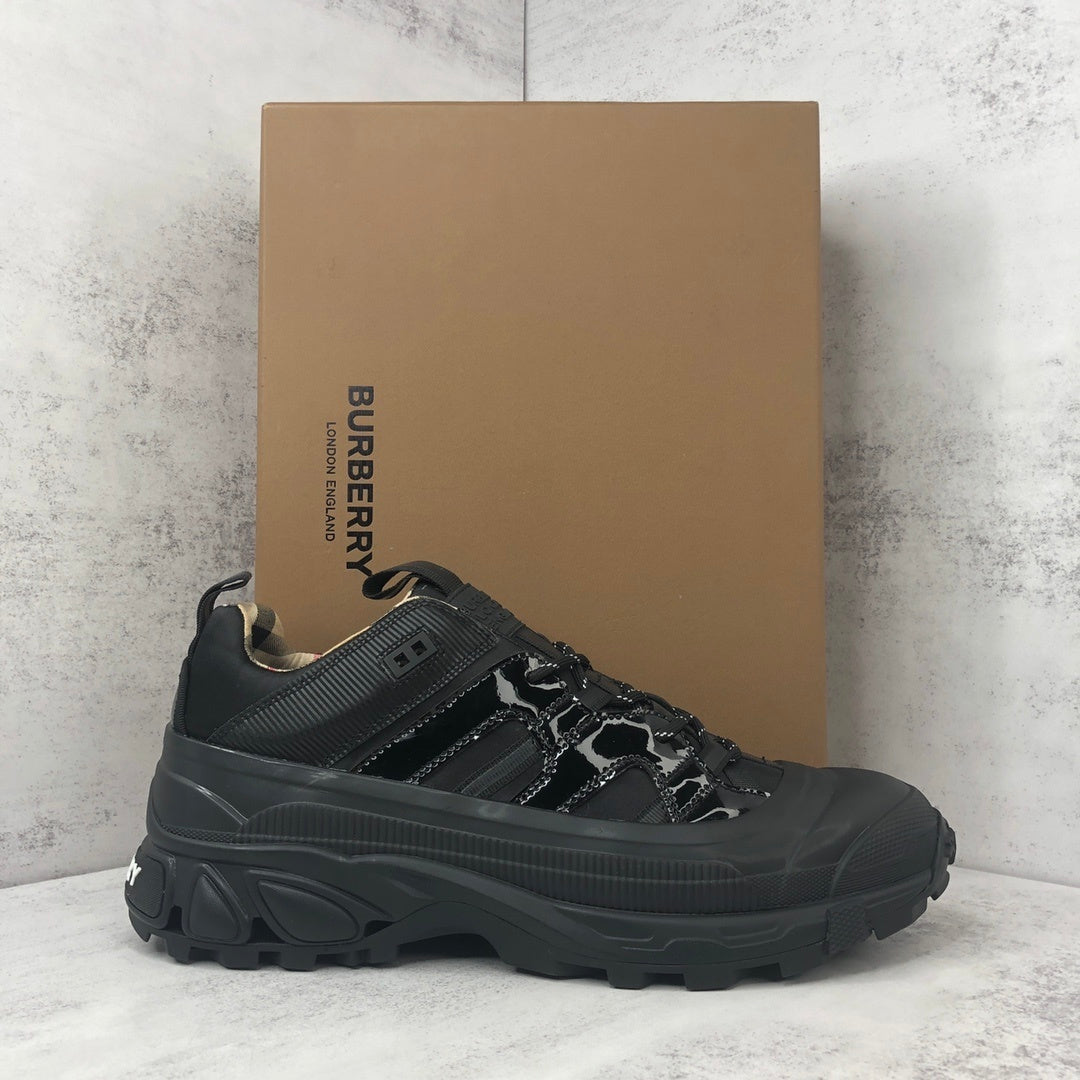 Burberrry Arthur "Black"