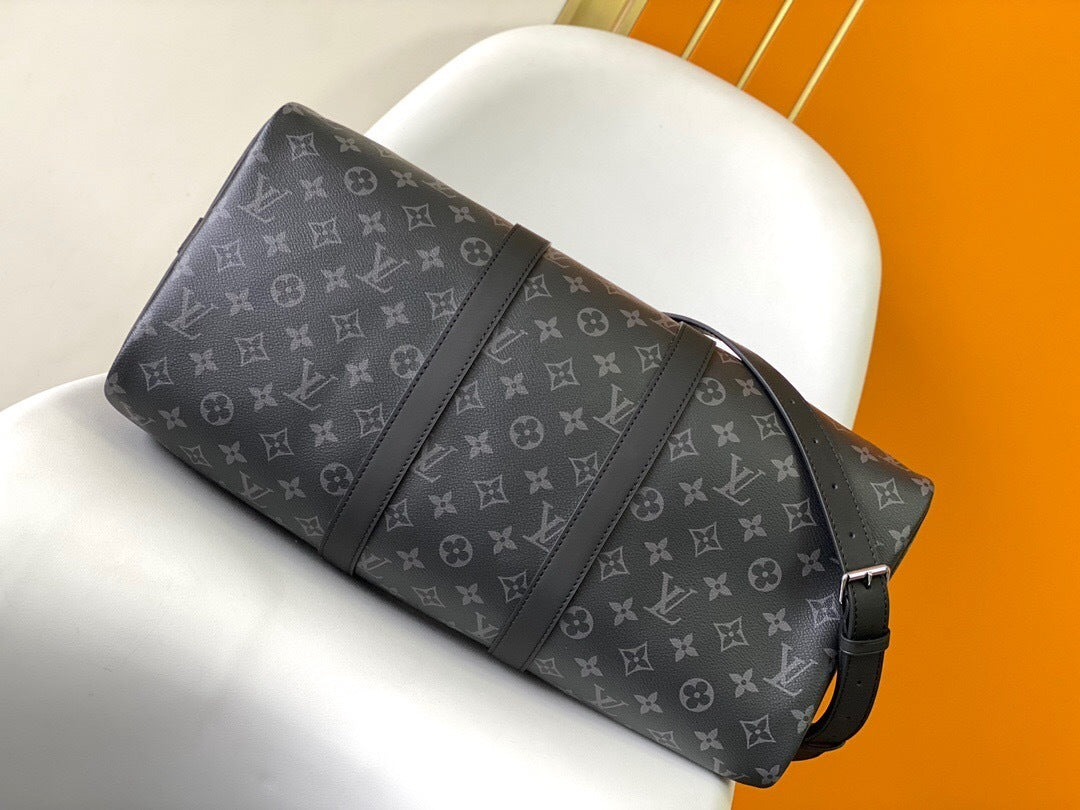 Louis Vuitton Keepall Bandoulière 55 Duffel Bag