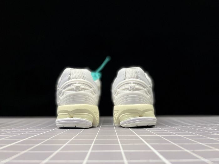 New Balance 1906R “White-Beige”