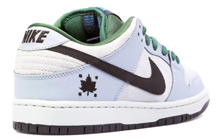 Nike SB Dunk Low "Maple Leaf"