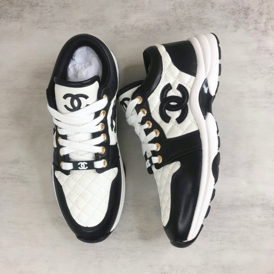 Chanel Interlocking CC "Black-White"